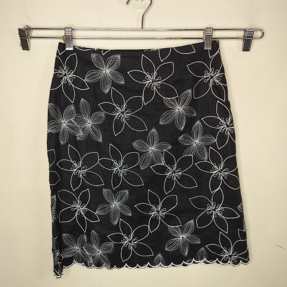 Grace‎ Essentials Floral Embroidered Linen Skirt